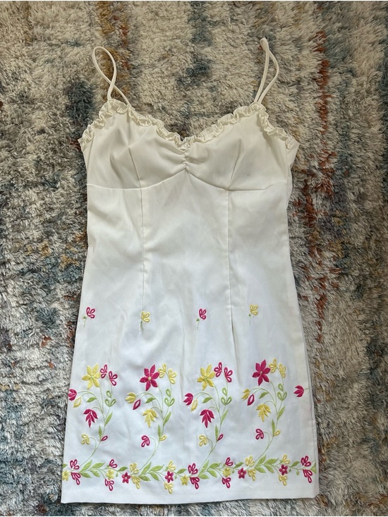 City Triangles Dresses & Skirts - Vintage City Triangles Mini Dress with Pink & Yellow Floral Embroidery